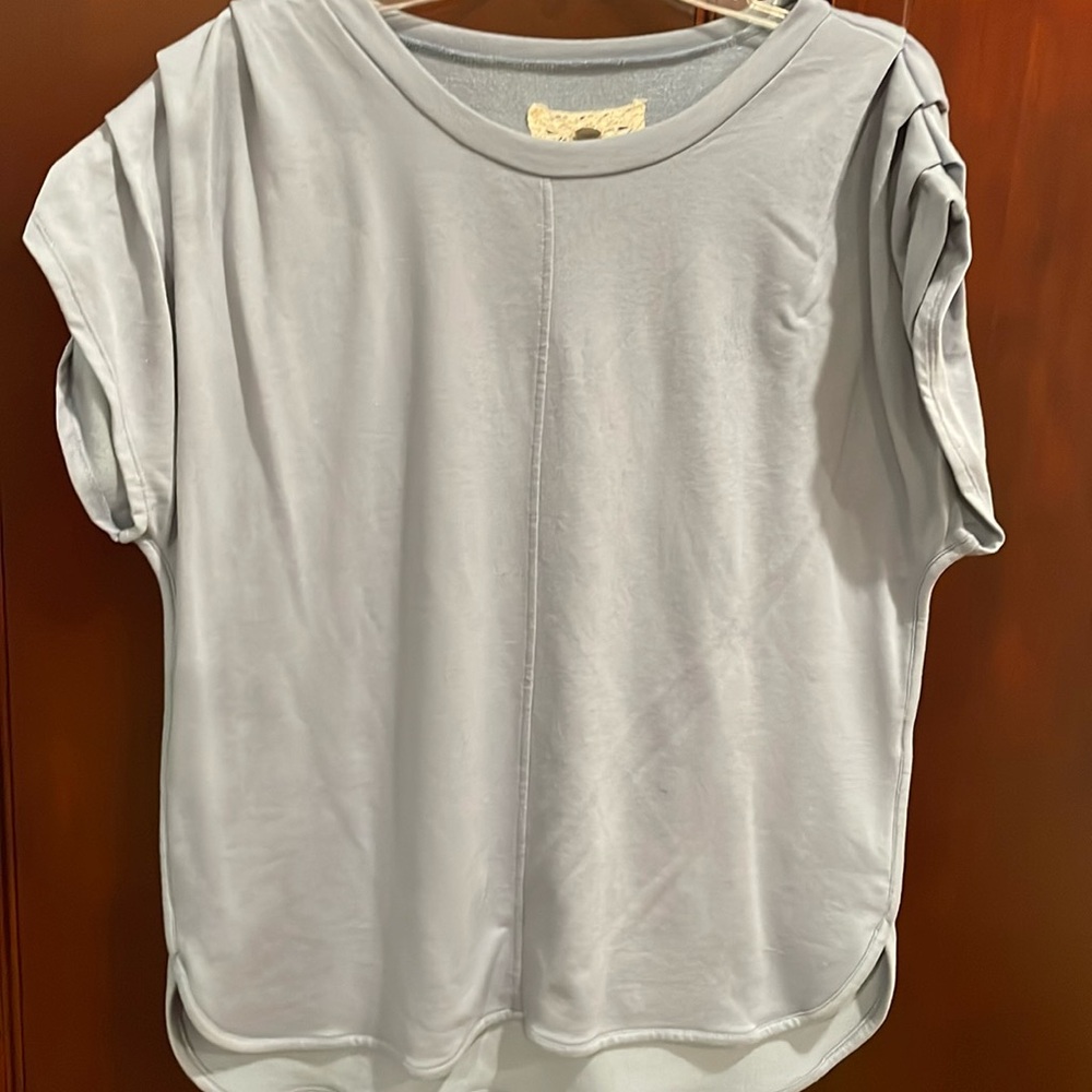 Women’s drop sleeve top